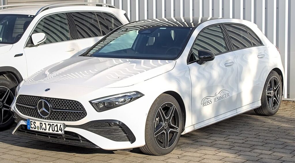 Mercedes-Benz A200 2022 u bijeloj boji na testnoj vožnji