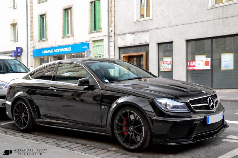 Mercedes-Benz C63 AMG Black Series – agresivan dizajn i prošireni blatobrani